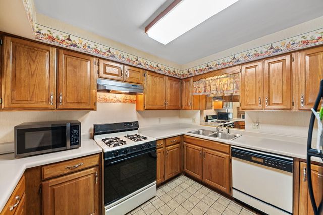 643 South Street 103, Munster, IN 46321