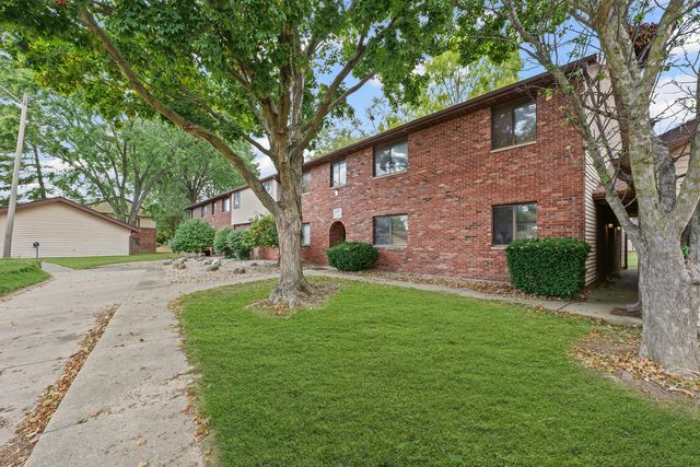 1304 Christopher Circle 1, Urbana, IL 61802