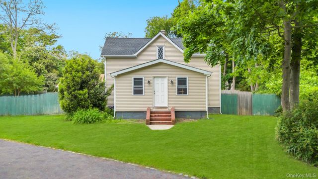 2506 Pond Road, Ronkonkoma, NY 11779