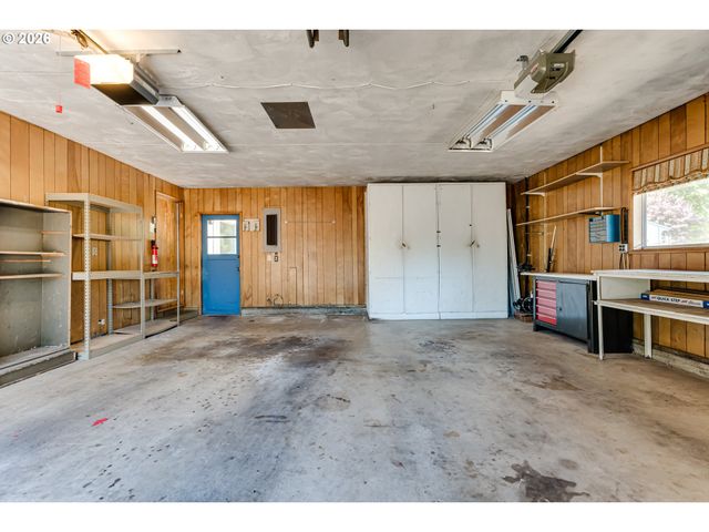 4742 THUNDERBIRD St, Eugene, OR 97404