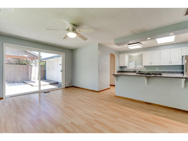 4742 THUNDERBIRD St, Eugene, OR 97404