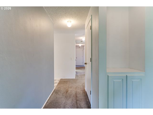 4742 THUNDERBIRD St, Eugene, OR 97404
