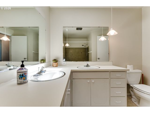 4742 THUNDERBIRD St, Eugene, OR 97404