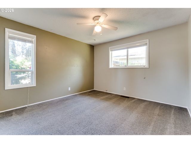 4742 THUNDERBIRD St, Eugene, OR 97404