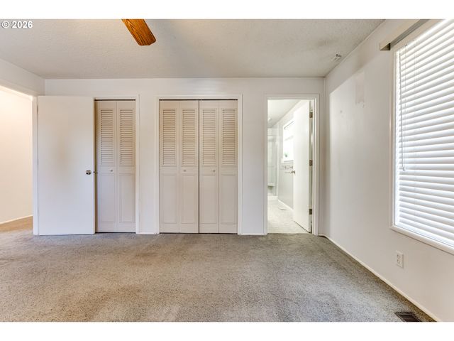 4742 THUNDERBIRD St, Eugene, OR 97404