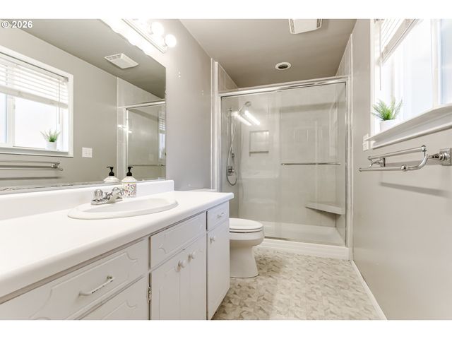 4742 THUNDERBIRD St, Eugene, OR 97404
