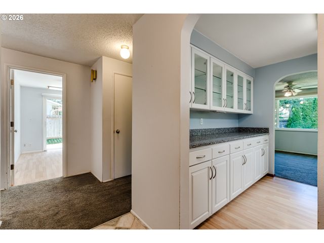 4742 THUNDERBIRD St, Eugene, OR 97404