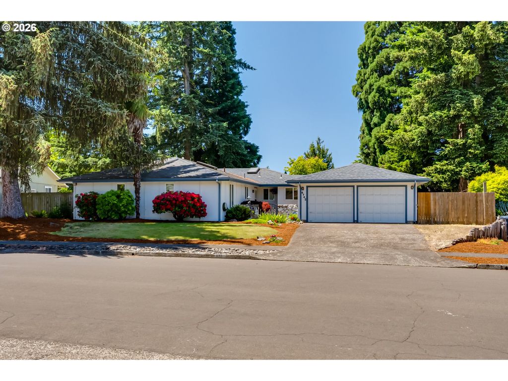 4742 THUNDERBIRD St, Eugene, OR 97404