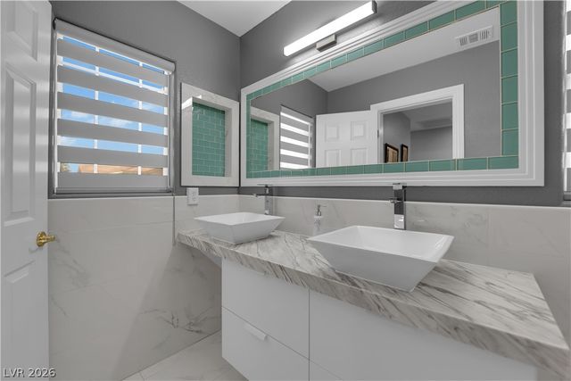 7044 Somera Way, Las Vegas, NV 89113