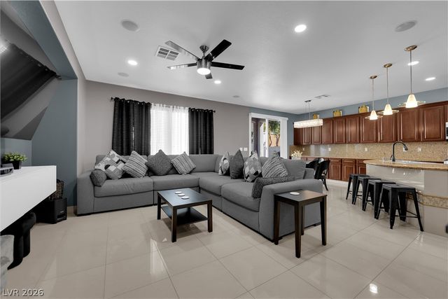 7044 Somera Way, Las Vegas, NV 89113