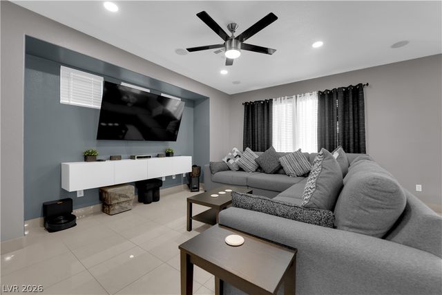 7044 Somera Way, Las Vegas, NV 89113