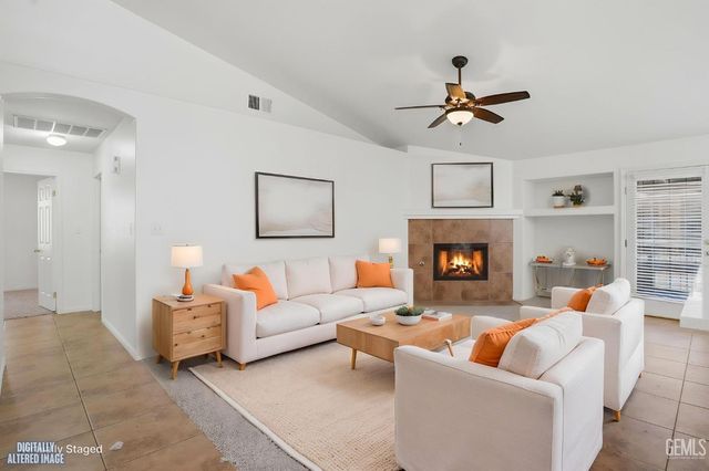 4202 Silver Maple Court, Bakersfield, CA 93313