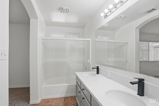 4202 Silver Maple Court, Bakersfield, CA 93313
