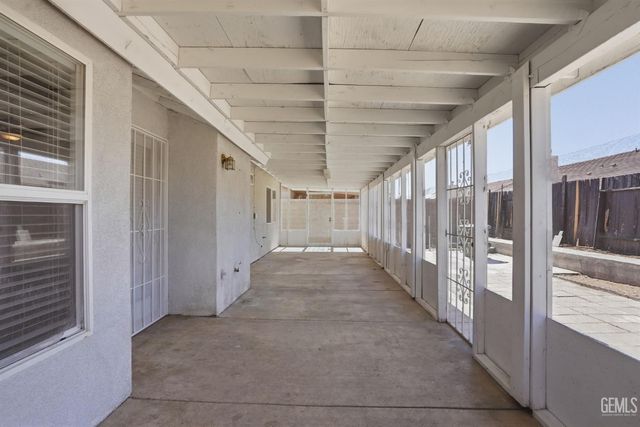 4202 Silver Maple Court, Bakersfield, CA 93313