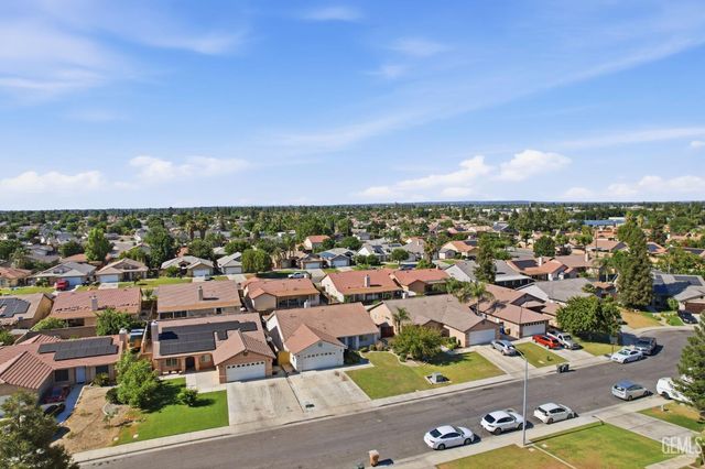 4202 Silver Maple Court, Bakersfield, CA 93313