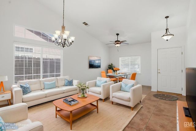 4202 Silver Maple Court, Bakersfield, CA 93313