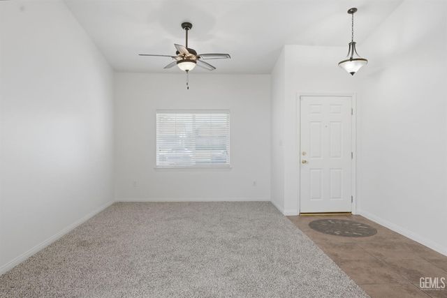 4202 Silver Maple Court, Bakersfield, CA 93313