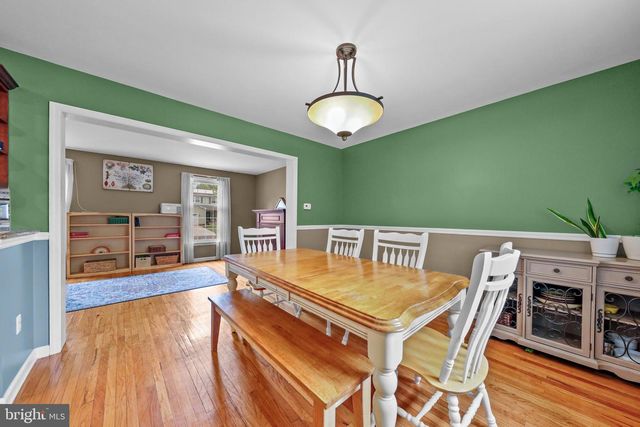 511 PERRY DR., Mount Laurel, NJ 08054