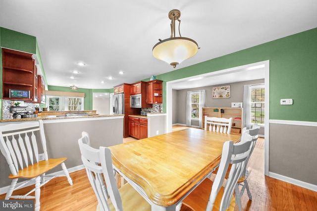 511 PERRY DR., Mount Laurel, NJ 08054