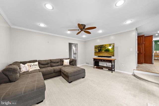 511 PERRY DR., Mount Laurel, NJ 08054