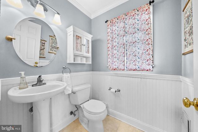 511 PERRY DR., Mount Laurel, NJ 08054