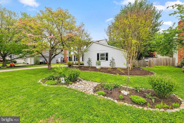511 PERRY DR., Mount Laurel, NJ 08054