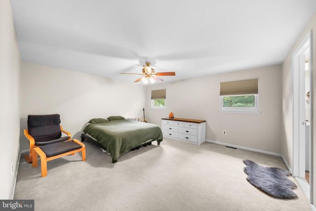 511 PERRY DR., Mount Laurel, NJ 08054
