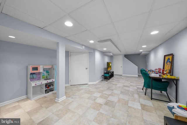 511 PERRY DR., Mount Laurel, NJ 08054