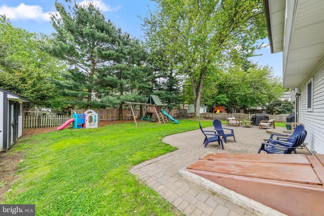 511 PERRY DR., Mount Laurel, NJ 08054