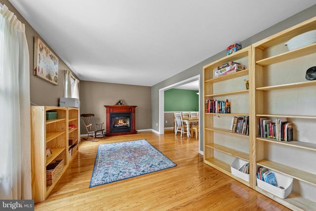 511 PERRY DR., Mount Laurel, NJ 08054