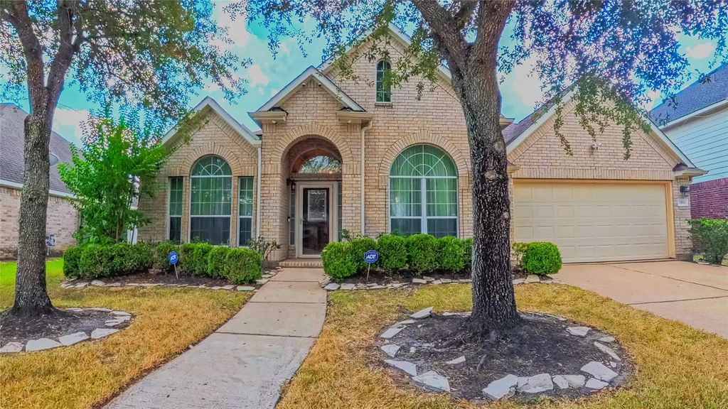 15811 Sandisfield Lane, Houston, TX 77084