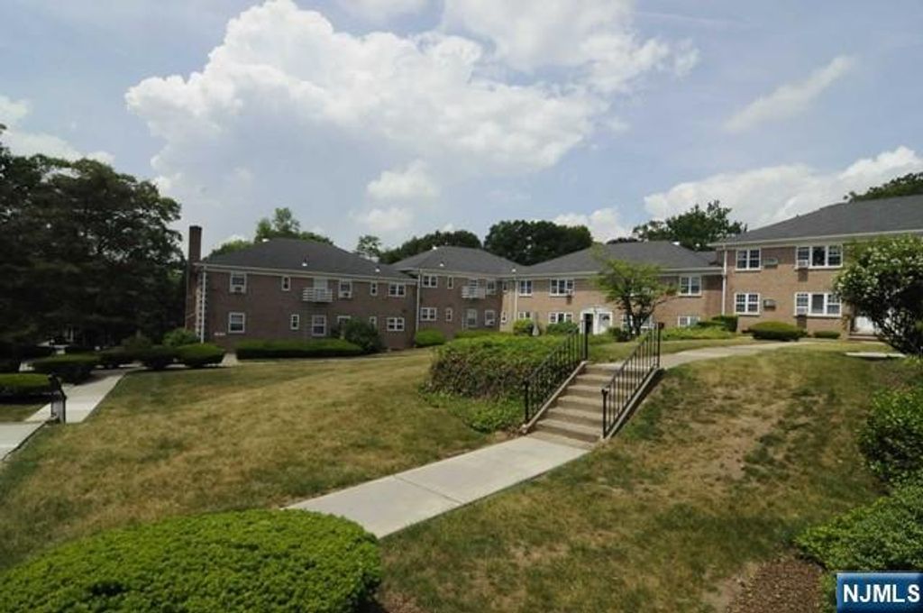 5 Heights Road M-1, Ridgewood, NJ 07450