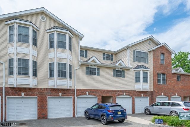 30 Federal Hill Rd 8, Pompton Lakes Boro, NJ 07442