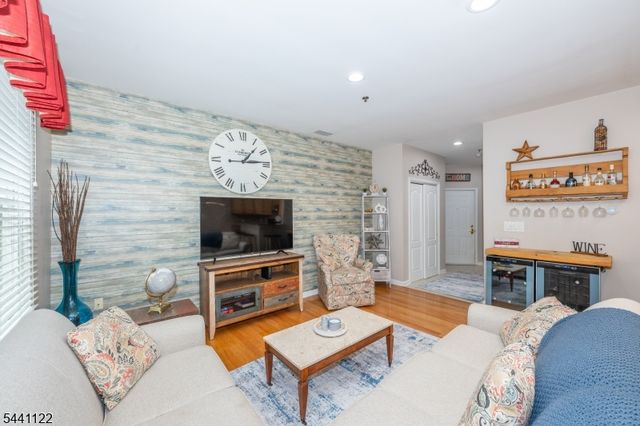 30 Federal Hill Rd 8, Pompton Lakes Boro, NJ 07442
