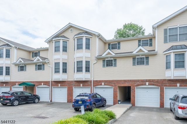 30 Federal Hill Rd 8, Pompton Lakes Boro, NJ 07442