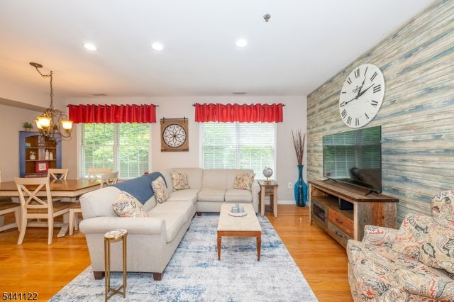 30 Federal Hill Rd 8, Pompton Lakes Boro, NJ 07442