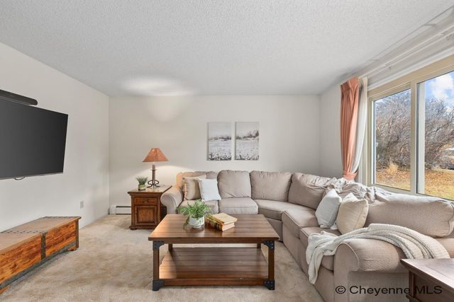 721 CREIGHTON ST, Cheyenne, WY 82009