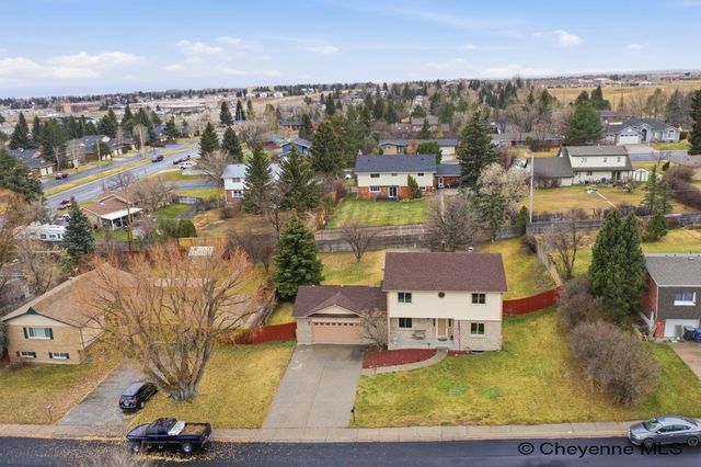 721 CREIGHTON ST, Cheyenne, WY 82009
