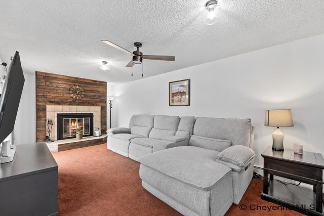 721 CREIGHTON ST, Cheyenne, WY 82009