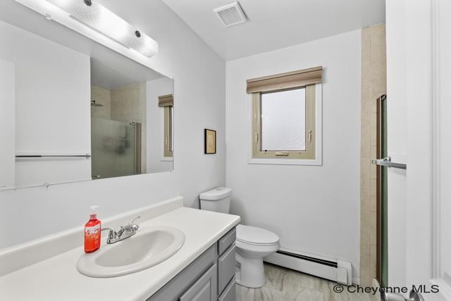 721 CREIGHTON ST, Cheyenne, WY 82009