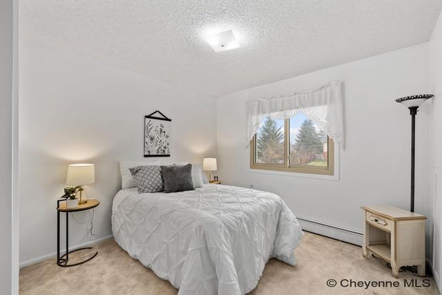 721 CREIGHTON ST, Cheyenne, WY 82009