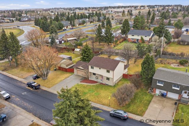 721 CREIGHTON ST, Cheyenne, WY 82009