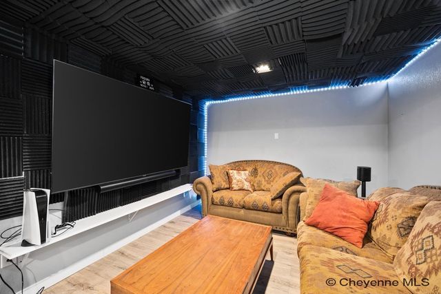 721 CREIGHTON ST, Cheyenne, WY 82009