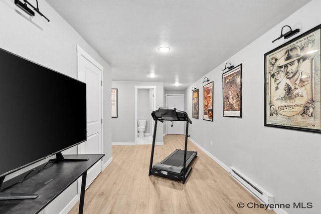 721 CREIGHTON ST, Cheyenne, WY 82009