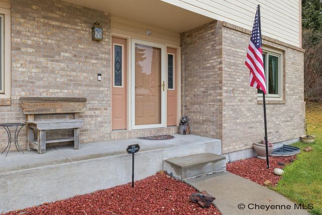 721 CREIGHTON ST, Cheyenne, WY 82009