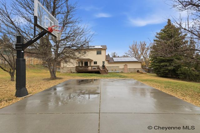 721 CREIGHTON ST, Cheyenne, WY 82009