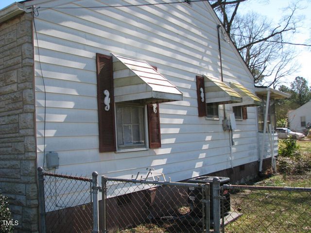 2206 E Club Boulevard, Durham, NC 27704