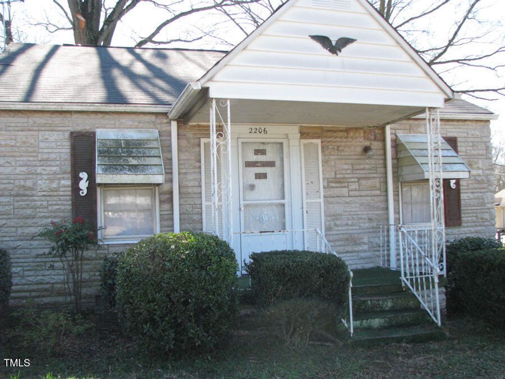 2206 E Club Boulevard, Durham, NC 27704