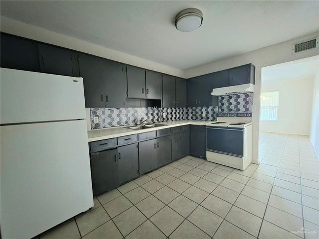 1811 Perkins Avenue 16, Mission, TX 78572