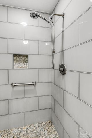 5357 Galberry Ln, Gulf Breeze, FL 32563